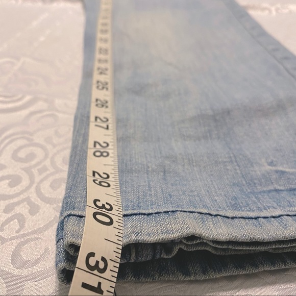 Light Washed Jeans - Picture 6 of 8